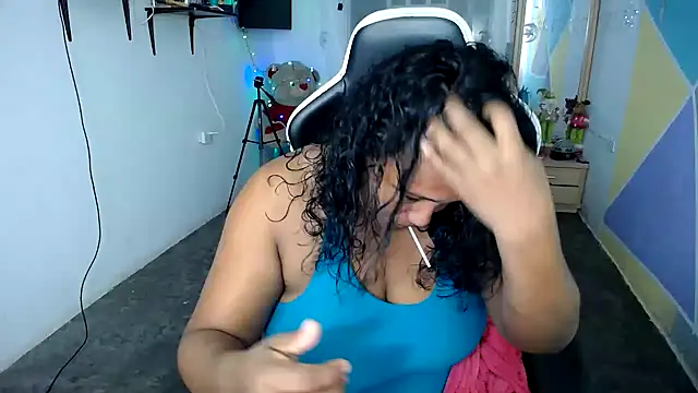 Snapshot of marysol83 chatting on 12-21-24, 12:53 marysol83 online show from 12-21-24, 12:53