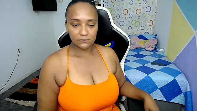 Snapshot of marysol83 chatting on 01-24-25, 02:39 marysol83 online show from 01-24-25, 02:39