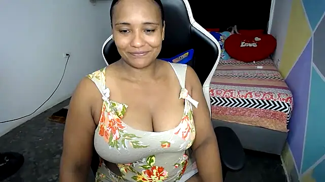 Snapshot of marysol83 chatting on 02-22-25, 01:44 marysol83 online show from 02-22-25, 01:44