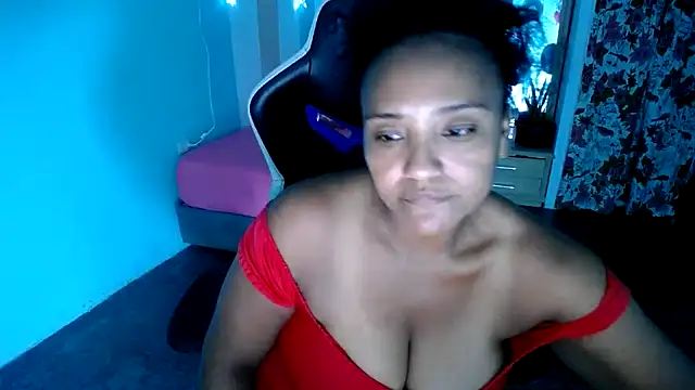 Snapshot of marysol83 chatting on 09-26-25, 02:04 marysol83 online show from 09-26-25, 02:04