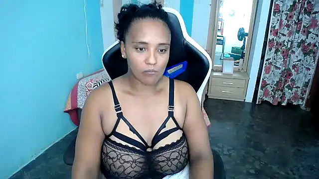 Snapshot of marysol83 chatting on 10-11-25, 03:28 marysol83 online show from 10-11-25, 03:28