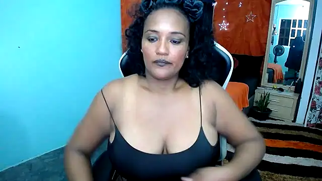 Snapshot of marysol83 chatting on 11-01-25, 04:25 marysol83 online show from 11-01-25, 04:25