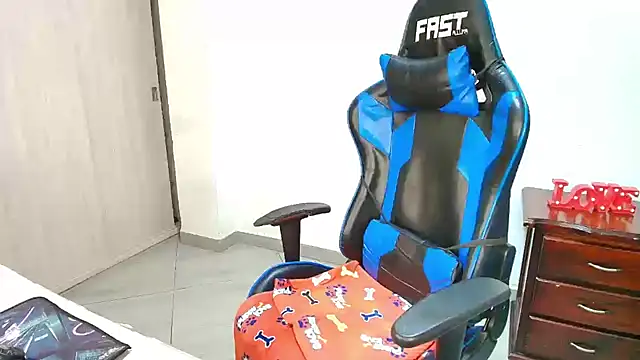 sophiax-x online show from 11-13-25, 11:14