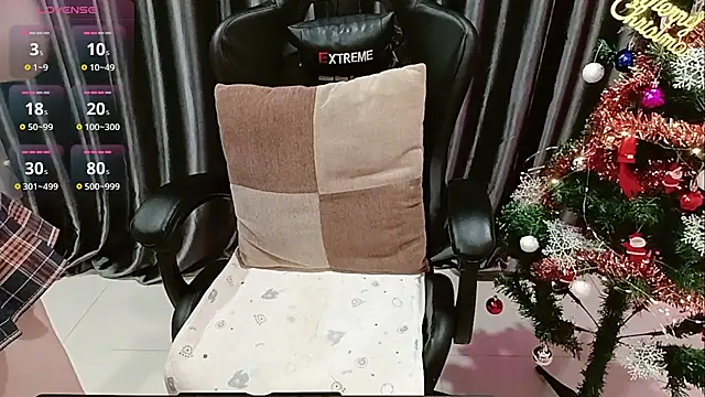 Snapshot of Yuki-yio chatting on 12-05-25, 01:25 Yuki-yio online show from 12-05-25, 01:25