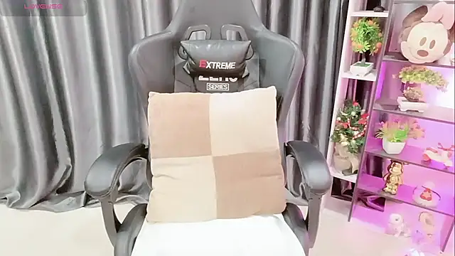 Yuki-yio online show from 02-28-26, 01:17