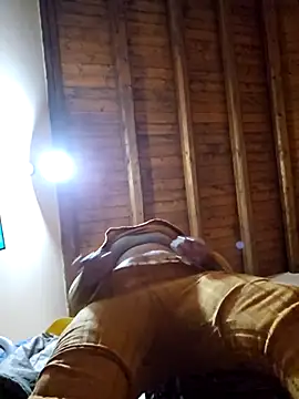 Snapshot of CRHYSTEL chatting on 03-08-25, 09:39 CRHYSTEL online show from 03-08-25, 09:39