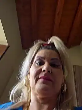 Snapshot of CRHYSTEL chatting on 03-12-25, 12:57 CRHYSTEL online show from 03-12-25, 12:57