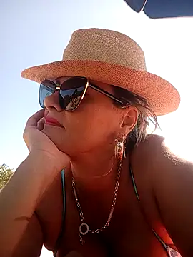 Snapshot of CRHYSTEL chatting on 09-13-25, 08:58 CRHYSTEL online show from 09-13-25, 08:58