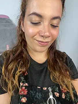 Snapshot of Emma_Wish chatting on 03-07-25, 04:11 Emma Wish online show from 03-07-25, 04:11