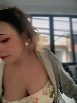 seraphine23 online show from 01-05-25, 10:19