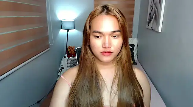 Snapshot of MoaningKylie chatting on 12-13-24, 02:21 MoaningKylie online show from 12-13-24, 02:21