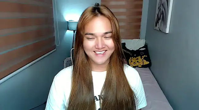 Snapshot of MoaningKylie chatting on 12-18-24, 10:51 MoaningKylie online show from 12-18-24, 10:51