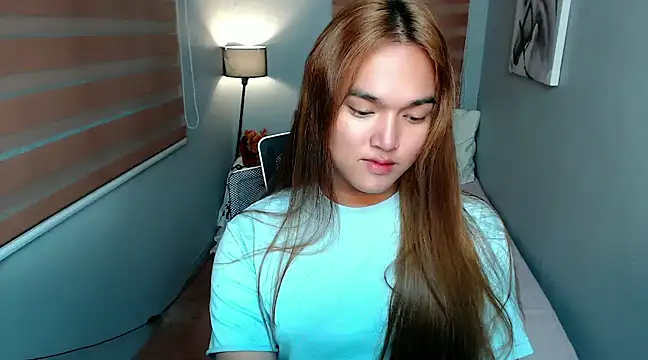 Snapshot of MoaningKylie chatting on 12-19-24, 04:13 MoaningKylie online show from 12-19-24, 04:13