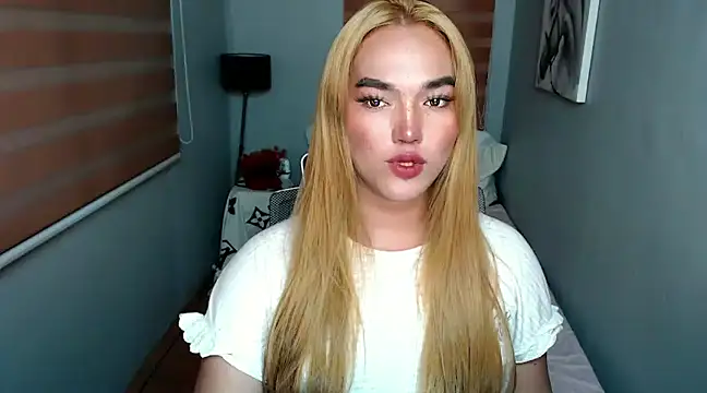 Snapshot of MoaningKylie chatting on 01-18-25, 09:45 MoaningKylie online show from 01-18-25, 09:45