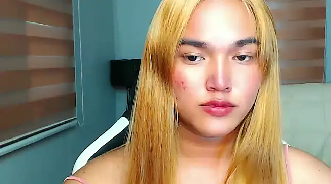 Snapshot of MoaningKylie chatting on 02-01-25, 04:46 MoaningKylie online show from 02-01-25, 04:46