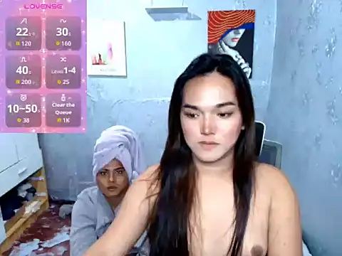 Snapshot of MoaningKylie chatting on 10-26-25, 07:25 MoaningKylie online show from 10-26-25, 07:25