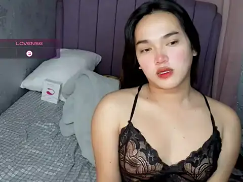 Snapshot of MoaningKylie chatting on 03-01-26, 04:03 MoaningKylie online show from 03-01-26, 04:03