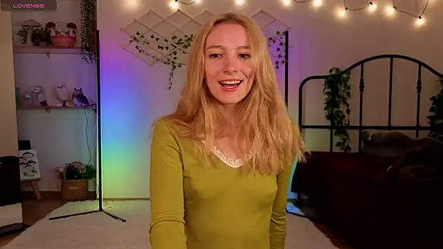 Snapshot of berrry_girl chatting on 05-29-26, 05:27 berrry girl online show from 05-29-26, 05:27