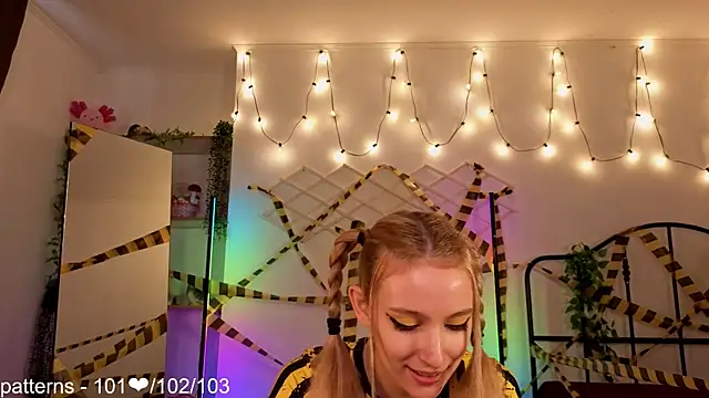 Snapshot of berrry_girl chatting on 05-31-26, 01:07 berrry girl online show from 05-31-26, 01:07