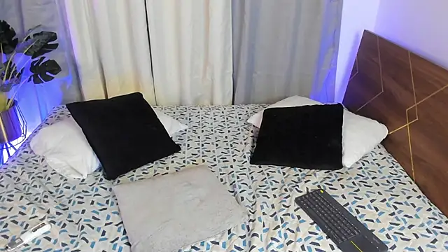 Snapshot of Amy_art chatting on 09-27-25, 08:47 Amy art online show from 09-27-25, 08:47