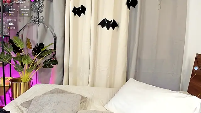 Snapshot of Amy_art chatting on 10-08-25, 08:50 Amy art online show from 10-08-25, 08:50