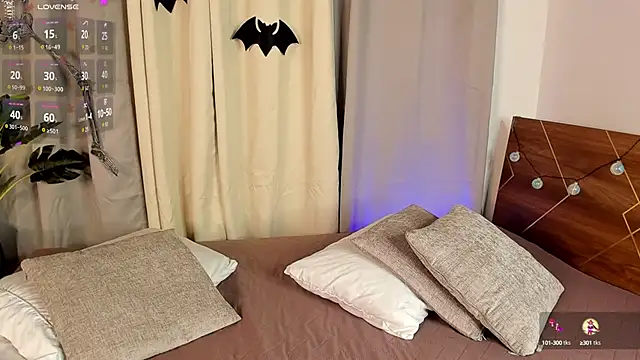 Snapshot of Amy_art chatting on 10-11-25, 08:07 Amy art online show from 10-11-25, 08:07