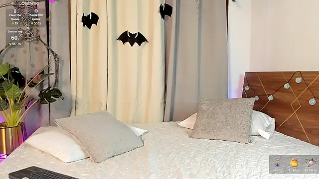 Snapshot of Amy_art chatting on 10-17-25, 07:49 Amy art online show from 10-17-25, 07:49