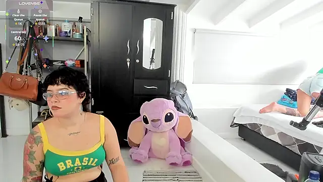 Amy art online show from 04-24-26, 09:39