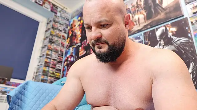 Snapshot of Muscle_Bear chatting on 05-09-26, 04:17 Muscle Bear online show from 05-09-26, 04:17