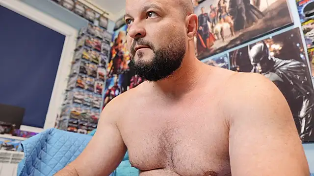 Snapshot of Muscle_Bear chatting on 06-07-26, 04:49 Muscle Bear online show from 06-07-26, 04:49