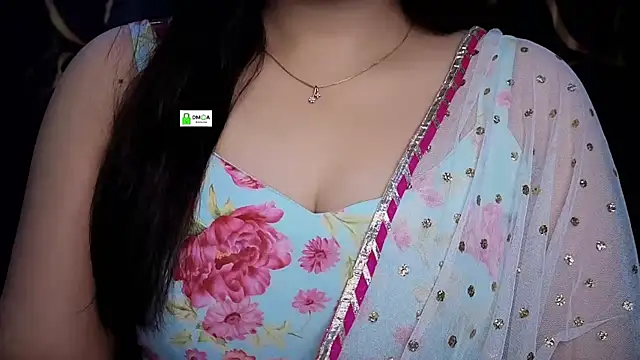 Snapshot of Sizzling__ZAARA chatting on 05-28-26, 04:59 Sizzling ZAARA online show from 05-28-26, 04:59