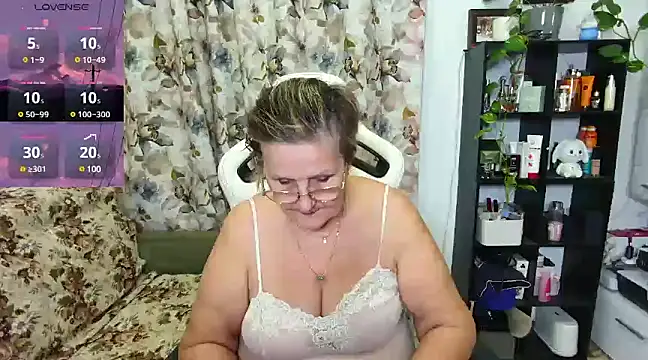 Snapshot of Selenna57 chatting on 12-09-24, 07:07 Selenna57 online show from 12-09-24, 07:07