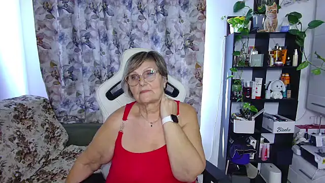 Snapshot of Selenna57 chatting on 01-04-25, 09:43 Selenna57 online show from 01-04-25, 09:43