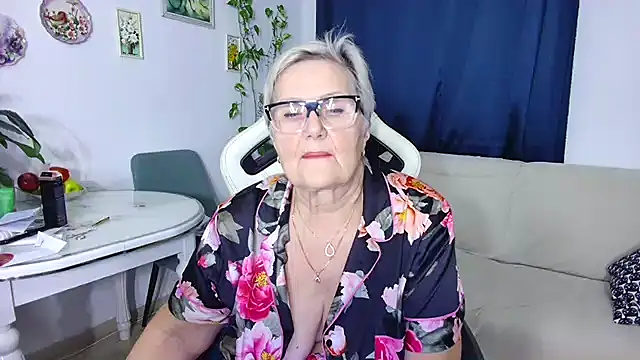 Snapshot of Selenna57 chatting on 01-12-26, 07:08 Selenna57 online show from 01-12-26, 07:08