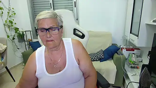 Selenna57 online show from 05-14-26, 05:42