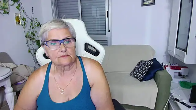 Snapshot of Selenna57 chatting on 05-27-26, 05:21 Selenna57 online show from 05-27-26, 05:21