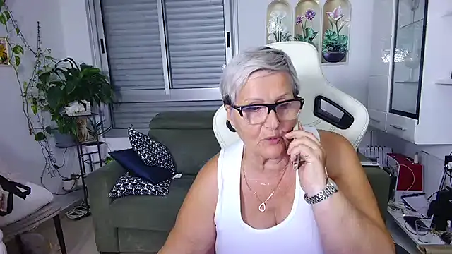 Snapshot of Selenna57 chatting on 07-21-26, 05:59 Selenna57 online show from 07-21-26, 05:59