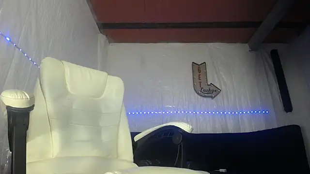 Snapshot of Carlo_yates chatting on 06-07-26, 10:57 Carlo yates online show from 06-07-26, 10:57