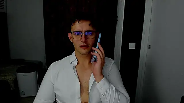 sexxymuscles4u online show from 11-14-25, 12:04