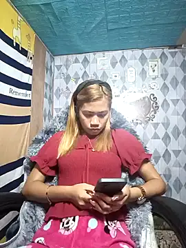 Snapshot of Cutie_body11 chatting on 12-10-24, 01:22 Cutie body11 online show from 12-10-24, 01:22