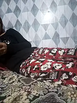 Snapshot of Cutie_body11 chatting on 12-11-24, 01:37 Cutie body11 online show from 12-11-24, 01:37