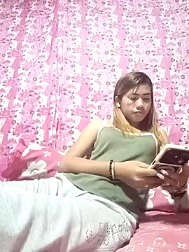 Snapshot of Cutie_body11 chatting on 02-04-25, 06:14 Cutie body11 online show from 02-04-25, 06:14