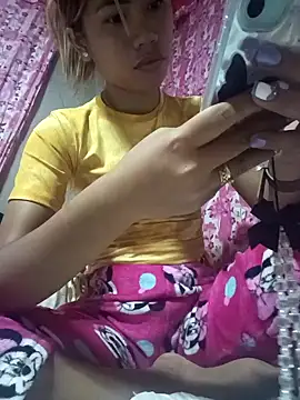 Snapshot of Cutie_body11 chatting on 02-13-25, 11:58 Cutie body11 online show from 02-13-25, 11:58