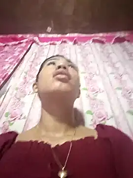 Snapshot of Cutie_body11 chatting on 03-13-25, 11:59 Cutie body11 online show from 03-13-25, 11:59