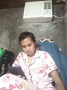 Snapshot of Cutie_body11 chatting on 10-10-25, 04:33 Cutie body11 online show from 10-10-25, 04:33