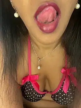 Snapshot of naughtyjaanu chatting on 03-07-25, 01:31 naughtyjaanu online show from 03-07-25, 01:31