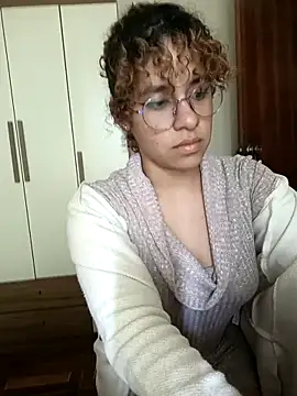 EmmaMelissa0521 online show from 03-05-25, 06:45