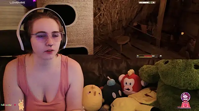 Snapshot of GamerGirl_Eve chatting on 11-08-25, 07:01 GamerGirl Eve online show from 11-08-25, 07:01