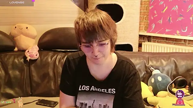 Snapshot of GamerGirl_Eve chatting on 11-20-25, 07:13 GamerGirl Eve online show from 11-20-25, 07:13