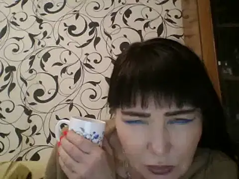 Snapshot of JeaneDavis chatting on 02-19-25, 02:01 JeaneDavis online show from 02-19-25, 02:01